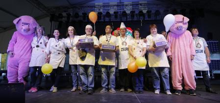 Nyugdíjas kolbászkészítő verseny díjazottjai