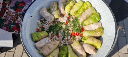 Zajlik a töltöttkáposzta-verseny és zsűrizés