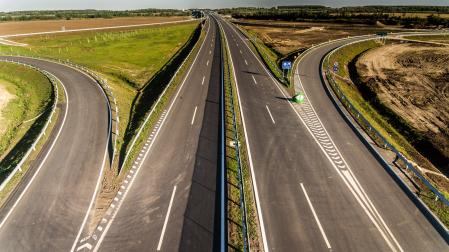 Az M44-esen autózva hamarabb jutnak kolbászhoz