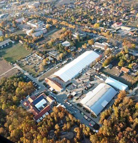 Az égből nézett szét, és lőtte a fotókat a kolbászfesztiválon