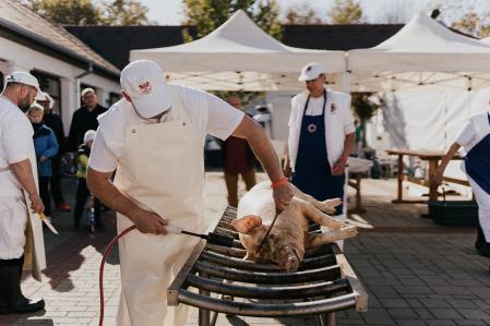 Elhullott az első hízó, kolbász is lett belőle