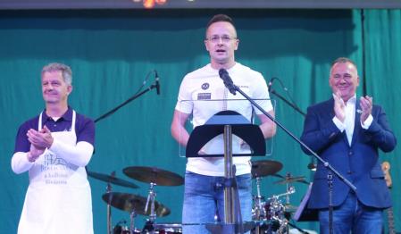 A külügyminiszter szerint a csabai kolbászról is ismernek bennünket a nagyvilágban