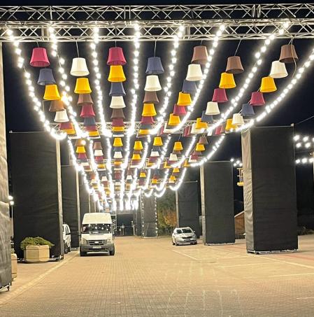 Minden készen áll a jubileumi kolbászfesztivál nyitására